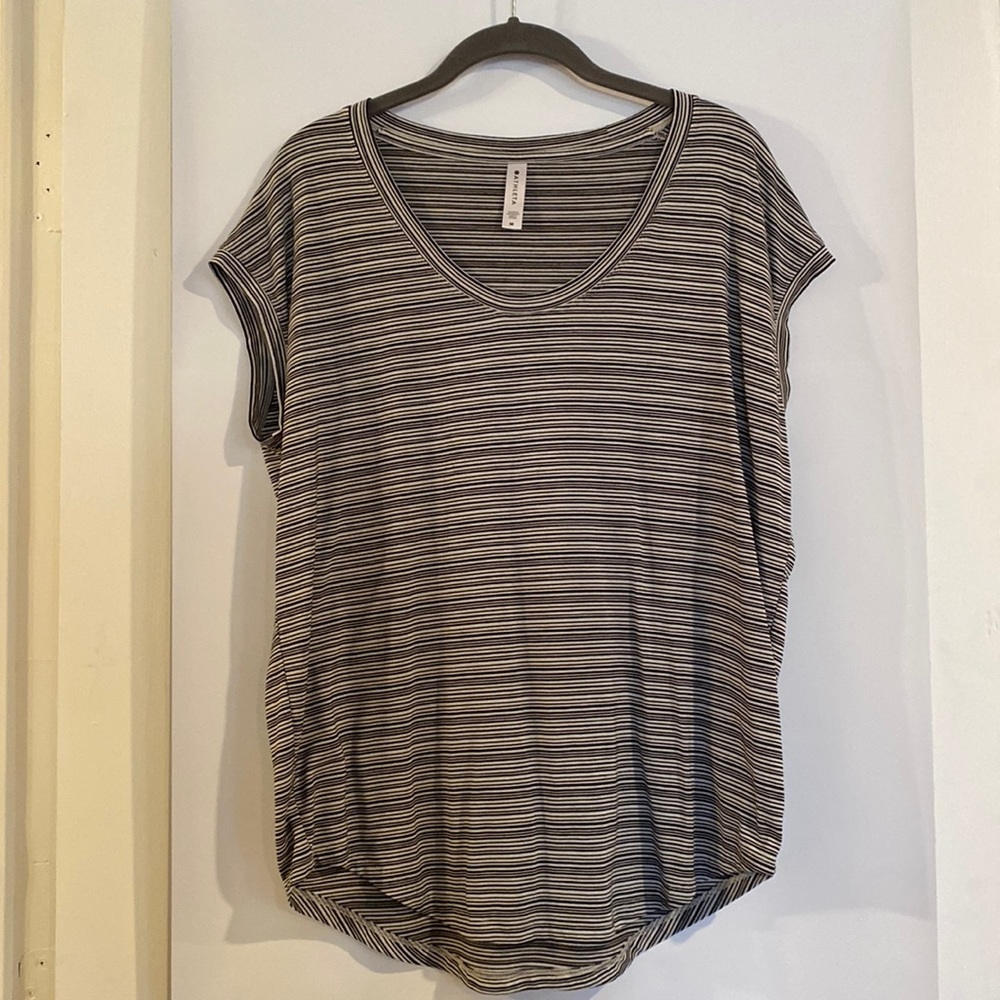 Athleta cloud tee size medium black and white stripe